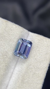 Tanzanite Naturelle Certifiée Non Chauffée Couleur Bio, Coupe Émeraude Octogonale, Zoisite Tanzanite Naturelle 2,33 Carats, Propre à la Loupe - Product Image 4