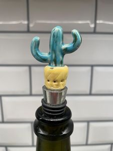 Bouchon de bouteille de vin en céramique artisanale avec bouchon en liège, accessoire de scellage décoratif réutilisable pour la maison, le bar, le restaurant et les caves à vin - Product Image 3