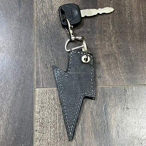 Nuevo Llavero de Cuero Vacuno con Diseño a Cuadros y Rayo, Hecho a Mano, con Patrón a Cuadros, Accesorio de Moda - Product Image 6