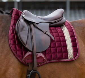 Ensemble de tapis de selle de luxe en cuir PU brillant personnalisable avec bordure réfléchissante pour dressage et saut d'obstacles en satin - Product Image 3