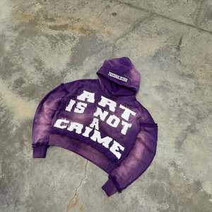 Sudadera con capucha corta Purple Art. Sudadera con Capucha y Estampado con Efecto Decolorado. Chaqueta corta con cremallera estilo streetwear. Fabricante OEM - Product Image 2