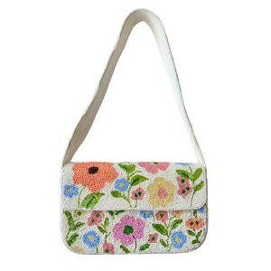 Bolso de hombro floral colorido con cuentas, bolso de mano hecho a mano con cuentas de semillas y flores, bolso de jardín primaveral estilo Cottagecore, floral en tonos pastel - Product Image 2