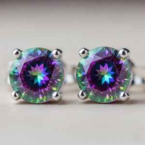 Boucles d'oreilles clous en argent sterling 925, Alexandrite changeante de couleur, pierre de naissance de juin, bijoux minimalistes en pierres précieuses, cadeau - Product Image 2