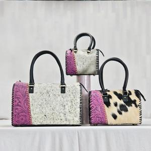 Bolso de Mano de Cuero de Lujo para Mujer con Panel Floral Rosa, Asa Superior, Cierre de Cremallera y Diseño Duradero - Product Image 5