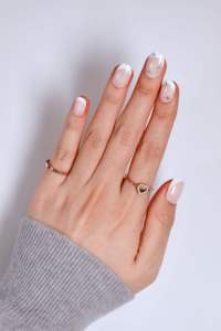 Uñas Postizas Francesas Color Oro Nude, Minimalistas, Forma Almendrada, Material ABS, Longitud Media, 24 Piezas, Fabricación OEM ODM - Product Image 5