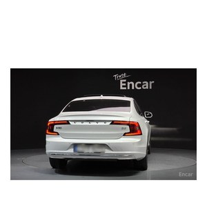 Volvo S90 B5 Ultimate 2023 con Volante a la Izquierda, Caja de Cambios Automática, Asientos de Cuero, Cámara Trasera - 12,253 km - Product Image 4