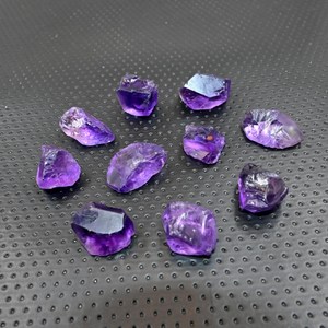 คริสตัลอเมทิสต์ดิบคัดสรรด้วยมือ 10 ชิ้น สีม่วงเข้ม ขนาดใหญ่ เกรด AAA สำหรับทำเครื่องประดับ - Product Image 5