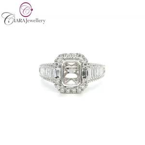 ชุด AU750 18K สีขาวทองคลาสสิกแถบเพชรบาแก็ตพร้อมด้วยเพชรทรงกลม1.50CT ทรงมรกต - Product Image 1