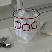 Jolies tasses en verre trois pièces au design élégant. Convient aux publications Instagram. Usage domestique. Résistant aux hautes températures
