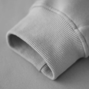 เสื้อสเวตเตอร์ผู้ชายแบบสวมหัว คอตั้ง แขนยาว ผ้าฟลีซ อุ่นสบาย เหมาะสำหรับฤดูหนาว สไตล์ลำลอง - Product Image 5