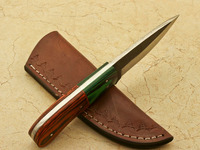 Couteau EDC à lame fixe forgé à la main, finition forgée, manche en bois Pakka vert-orange, couteau utilitaire pour le camping et le bushcraft