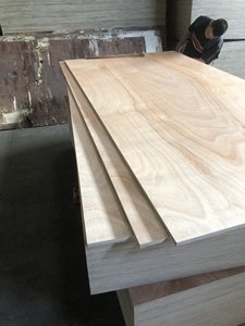 Contrachapado Comercial de Madera Natural con Chapa de Bintangor, Okoume y Cedro para Muebles - Product Image 2