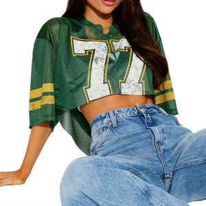 Maillot de football court vert en maille pour femme, style streetwear, col en V, respirant, en polyester, avec numéro imprimé, crop top tendance, fabriqué aux États-Unis - Product Image 3