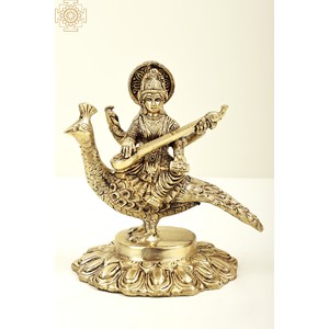 Statue en laiton faite à la main de 7 pouces de la déesse Saraswati assise sur un paon avec Veena pour les cadeaux, la décoration intérieure et le temple - Product Image 1