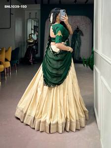 Ensemble Choli de qualité supérieure en Poly Kotha Tussar, uni et évasé, avec bordure tissée Zari et travail de perles Zardozi fait main, fournisseur indien - Product Image 5