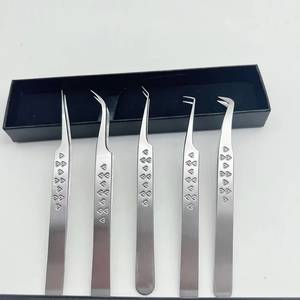 Juego de Pinzas para Pestañas de Acero Quirúrgico Morje, Herramientas de Precisión con Patrón de Corazón, Puntas Dentadas/Serradas, 10 mm de Longitud, Caja de 5 Piezas - Product Image 2