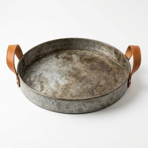 Bandeja Otomana Rústica de Hierro Galvanizado de 50 cm Hecha a Mano con Lazos de Cuero Cosidos y Correa de Cuero Estilo Rústico para Decoración del Hogar - Product Image 1