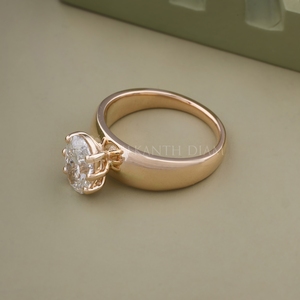 Bague solitaire en or jaune à diamant de laboratoire taille ovale, design tendance, bijoux fins pour femme - Product Image 4