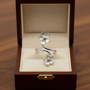 Nouvelle Arrivée Bague Fleur de Luxe en Argent Sterling 925, Pétale Ouvert, Style Bohème, Bijou Floral Minimaliste pour Fiançailles - Product Image 3