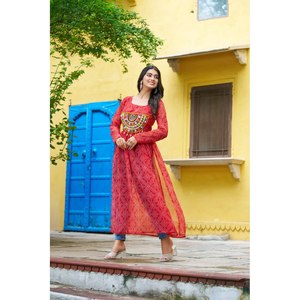 Kurti en Chiffon Orné de Patchwork Kutchhi, Tenue Spéciale Navratri - Product Image 6