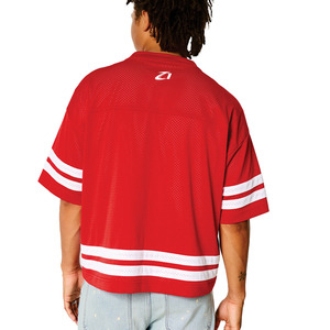 เสื้อเจอร์ซีย์อเมริกันฟุตบอลตาข่ายระบายอากาศขนาดใหญ่ สีแดง สไตล์สตรีทแวร์ พิมพ์ลายหมายเลข คอวี ทรงสปอร์ต เสื้อยืด OEM ODM สำหรับผู้ชาย - Product Image 3