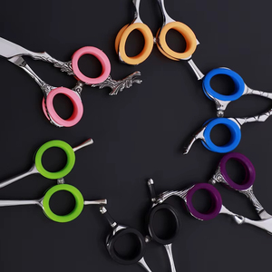 Anneaux de doigt en silicone pour ciseaux à cheveux, inserts pour tous types de ciseaux, accessoires d'outils de coiffure, accessoires de salon de beauté - Product Image 1