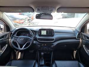 Tucson SUV d'occasion blanc 2020 Diesel Automatique 5 portes Sièges en cuir Écran tactile Commutation urbaine Voiture d'occasion Coréenne - Product Image 3