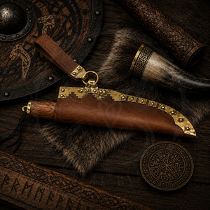 Cuchillo Puukko Medieval Hecho a Mano, Hoja Fija de Acero Inoxidable, Cuchillo Vikingo con Funda de Cuero y Latón, Pieza de Colección Medieval - Product Image 4