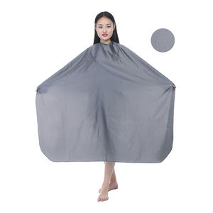 Cape de coiffure pour salon, cape de barbier, 100% polyester, résistante à l'eau, avec logo personnalisé - Product Image 3