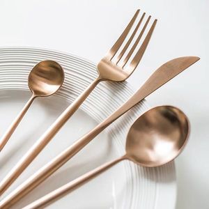 Ensemble de couverts élégants en acier inoxydable, durables et résistants à la rouille, pour la table, la cuisine, les restaurants et les hôtels. - Product Image 4
