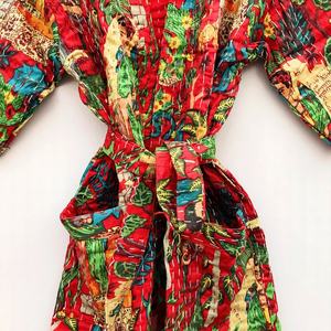 Nouveauté Veste courte imprimée farida kahlo rouge Veste Kantha Veste matelassée faite à la main Robe Kantha Manteau Kantha pour femmes - Product Image 2