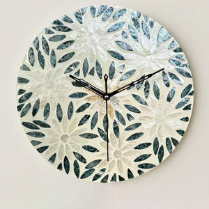 Horloge murale unique en nacre incrustée, horloges en coquillages et perles faites à la main, provenant d'un fournisseur très bien noté - Product Image 2