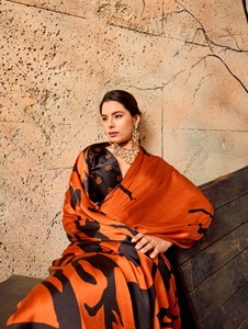 Sari estampado digitalmente hecho a mano para mujer, sari indio de diseñador con blusa cosida, sari listo para usar. - Product Image 1