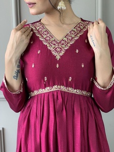 Conjunto de Kurti Elegante para Mujer Zarna Fatema, Bordado, de Seda Vichitra, para Bodas y Fiestas, Incluye Vestido y Pantalón - Product Image 6