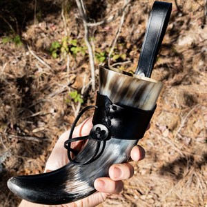 Cuerno Vikingo Clásico Medieval para Beber, Pulido y Tallado, Material Orgánico, Seguro para Alimentos, Eventos Históricos, Cosplay de Caballeros - Product Image 4
