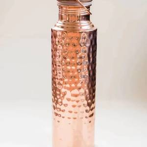 Botella de Agua de Cobre Martillado Premium con Tapa de Rosca - Product Image 4