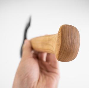 STEEL CRAFT INTERNATIONAL Hache-marteau professionnelle en acier à haute teneur en carbone forgé à la main, 11,8 pouces, manche en bois de frêne pleine tige, pour bushcraft et bricolage - Product Image 5