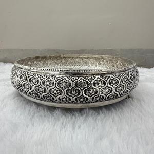 Urli floral plat à fines sculptures - Product Image 4