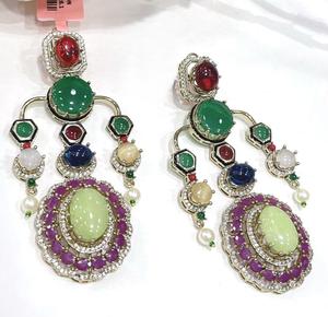 ต่างหูทองชุบคุณภาพสูง ดีไซน์ทันสมัย ประดับด้วยทองเหลืองวิบวับ เหมาะสำหรับผู้หญิง สวมใส่ในงานเลี้ยงตอนเย็น - Product Image 3