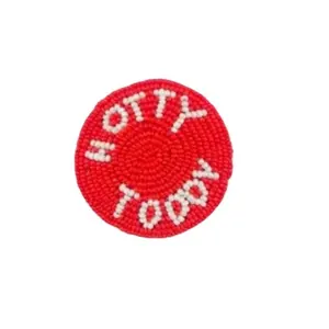 คุณภาพส่งออกสีที่ดีที่สุดที่กําหนดเอง Hotty Toddy เกมวันปุ่มพินสาวและผู้หญิงทําด้วยมือลูกปัด