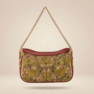 Bolso de Hombro con Bordado Kashmiri, Color Crema con Diseño Floral de Lavanda y Margaritas Púrpuras - Product Image 1