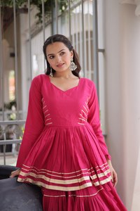Conjunto de Lehenga de Algodón Cora Premium con Top Peplum con Encaje Gota Patti y Falda de 12 Metros, Ropa Étnica Tradicional para Mujer - Product Image 5