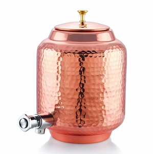 Fontaine à eau artisanale en cuivre avec design martelé et couvercle, style vintage, en métal, idéale pour une présentation élégante sur table - Product Image 1