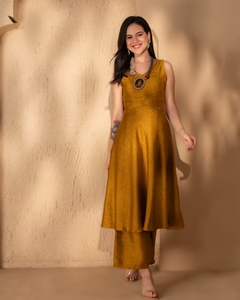 Kurta KV Mustard Deep Back Tie Up avec Palazzo - Product Image 3