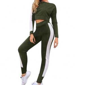 เสื้อฮู้ดครอปท็อปผ้าฟลีซ ชุดวอร์มแบบกำหนดเอง เสื้อและกางเกงขายาวสำหรับผู้หญิง ชุดกีฬา ชุดออกกำลังกาย ราคาถูก - Product Image 3