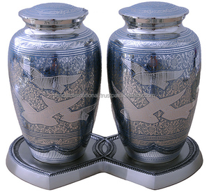 Urnes de crémation de compagnon en laiton classique avec des urnes funéraires de compagnon en métal fini brun pour les cendres humaines - Product Image 5