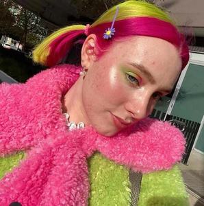 เสื้อคลุมสั้นลายสก็อตน่ารักสไตล์เกาหลีจาก Nesta Sports สีมาการอง แต่งขนแกะและขนสุนัขจิ้งจอกเทียม คอปกขนสัตว์เทียม เป็นมิตรต่อสิ่งแวดล้อม เหมาะสำหรับฤดูหนาว - Product Image 5