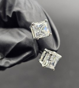 Pendientes de Moissanita Corte Princesa en Plata de Ley 925, Diamante de Moissanita VVS, Clásicos con Cuatro Garras, Joyería Unisex - Product Image 3
