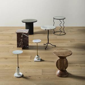 Mesa Auxiliar en Forma de C con Tapa de Vidrio Cuadrada Flotante, Brazo de Soporte Delgado y Base Sólida, Mesa Lateral Moderna que Ahorra Espacio para Bar - Product Image 5