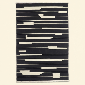 Tapis en laine noir tufté à la main, motif linéaire abstrait moderne, poils moyens, écologique et antidérapant, pour salon - Product Image 1